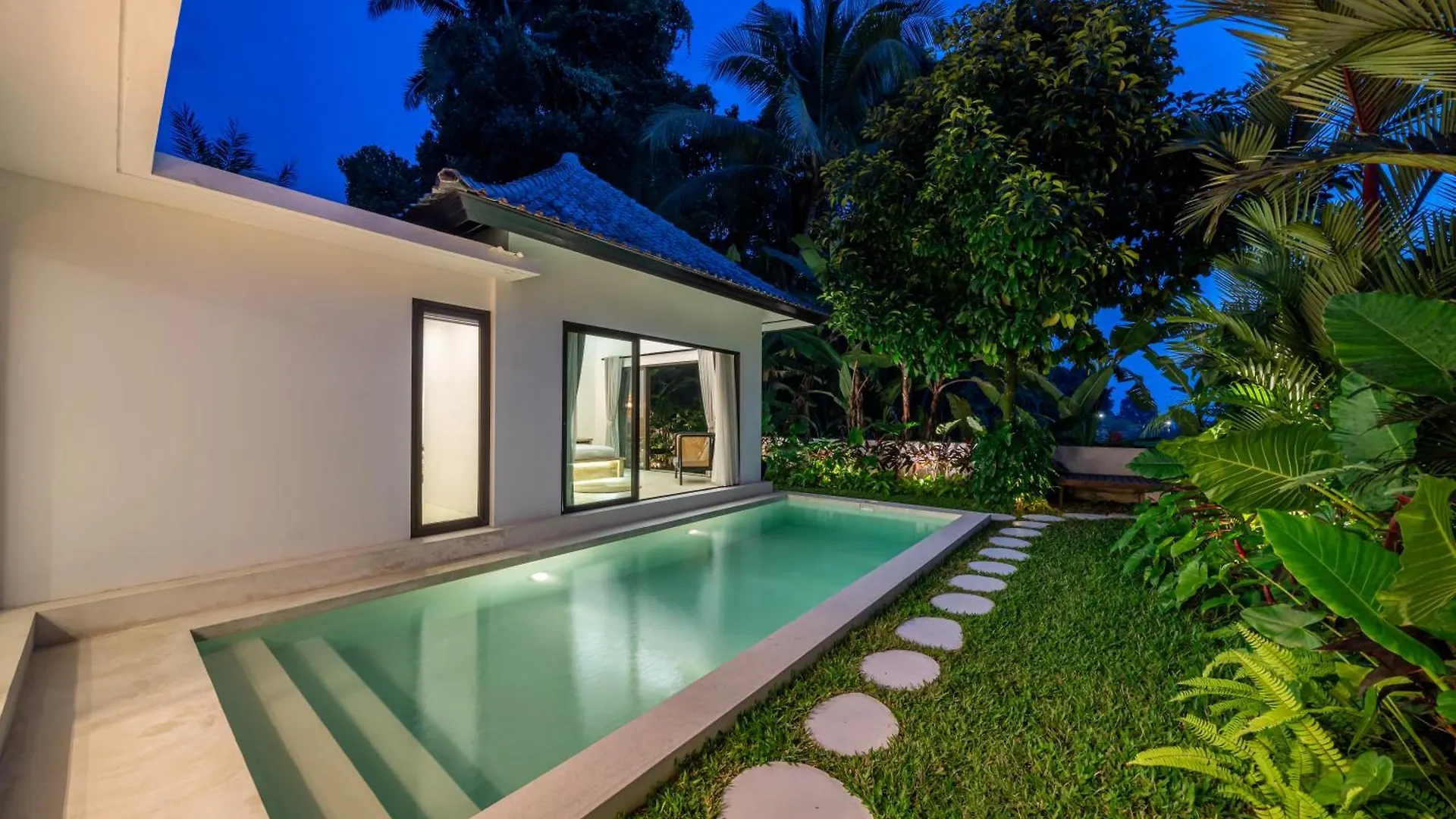 Your Dream Getaway Awaits - Villa In Ubud Offering Unmatched Temple Views! Indonesia
