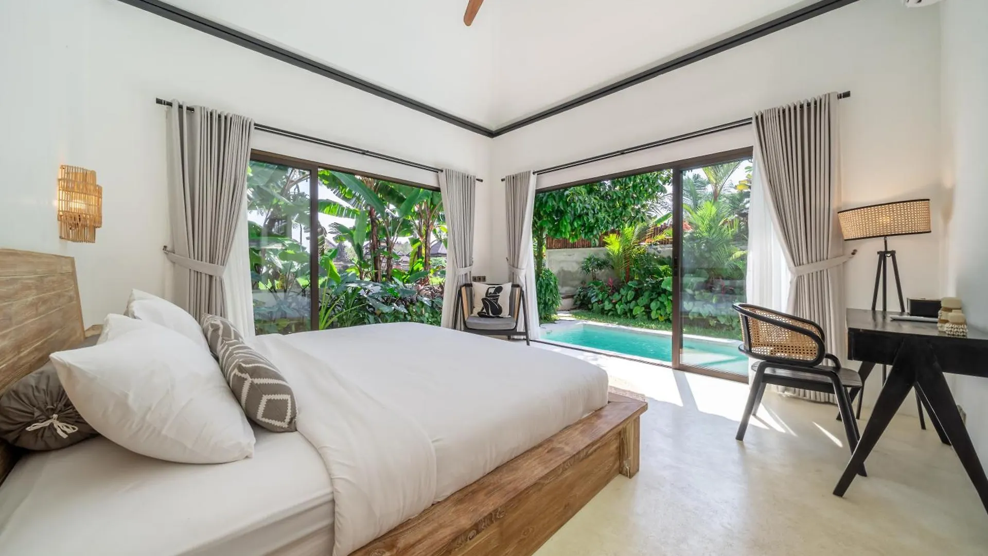 Your Dream Getaway Awaits - Villa In Ubud Offering Unmatched Temple Views!