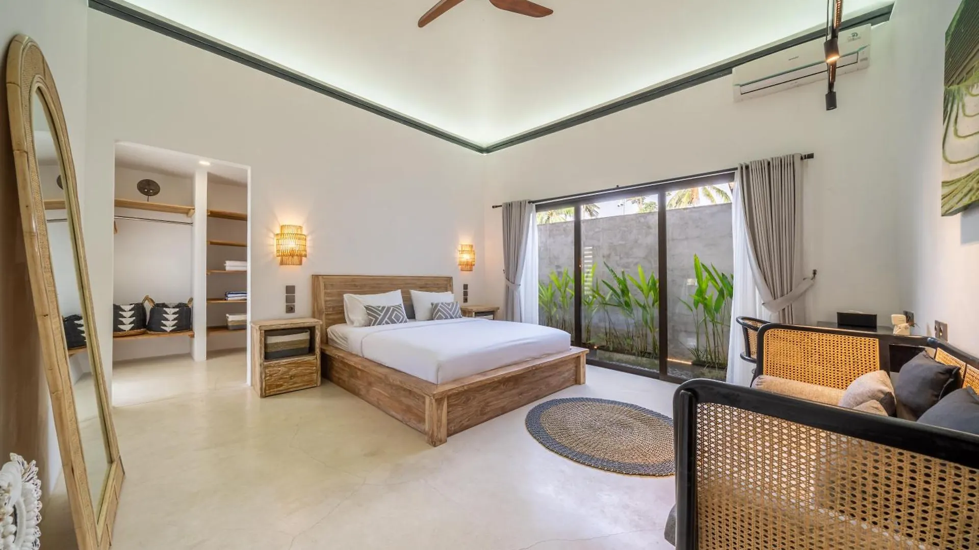 Your Dream Getaway Awaits - Villa In Ubud Offering Unmatched Temple Views! Indonesia